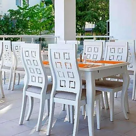 מלון Garden Nevis 3*