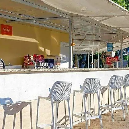 Garden Nevis מלון 3*