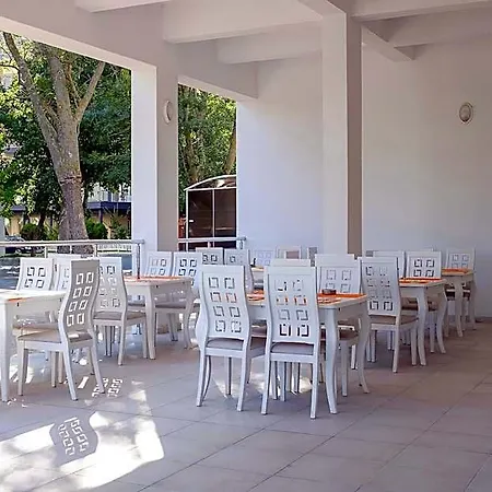 Garden Nevis